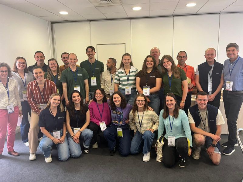 Photo de groupe des GTV Juniors et de membres du réseau réunis au congrès de la SNGTV.